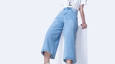 Fashionable dengan Mix and Macth Outfit Celana Kulot Jeans