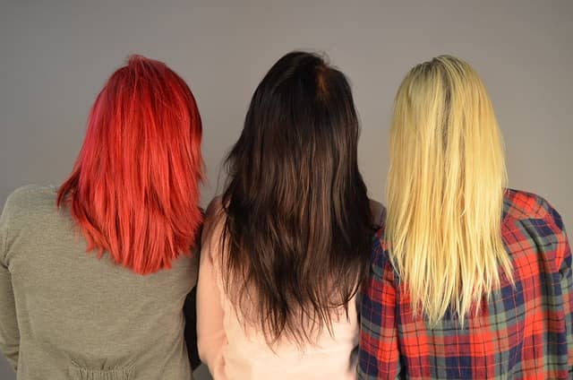 Warna Rambut yang Lagi Trend Tampil Segar Awet Muda