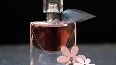 Parfum Perempuan Produk Lokal Wangi Mewah dan Elegan